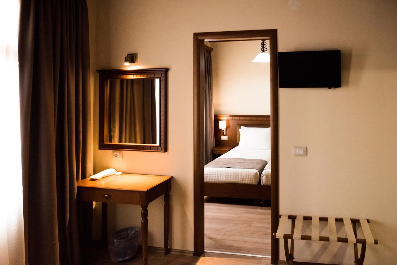 Hotel Argjiro Gjirokastra Zewnętrze zdjęcie